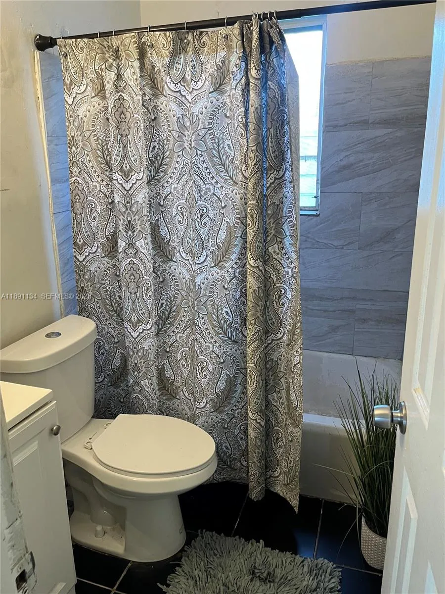 1043 Nw 75th St, Miami, Florida 33150, Miami, Florida 33150, 2 Bedrooms Bedrooms, ,1 BathroomBathrooms,Residential,For Sale,1043 Nw 75th St, Miami, Florida 33150,A11891134