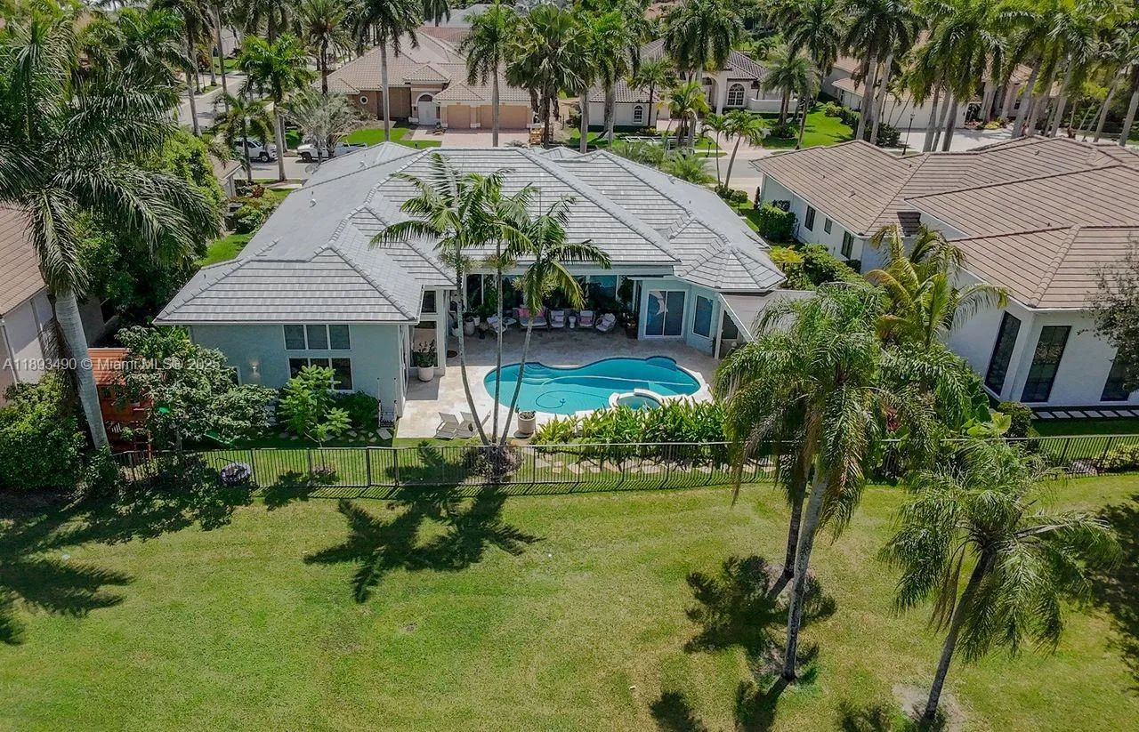 2493 Poinciana Dr, Weston, Florida 33327, Weston, Florida 33327, 4 Bedrooms Bedrooms, ,4 BathroomsBathrooms,Residential Lease,For Rent,2493 Poinciana Dr, Weston, Florida 33327,A11893490