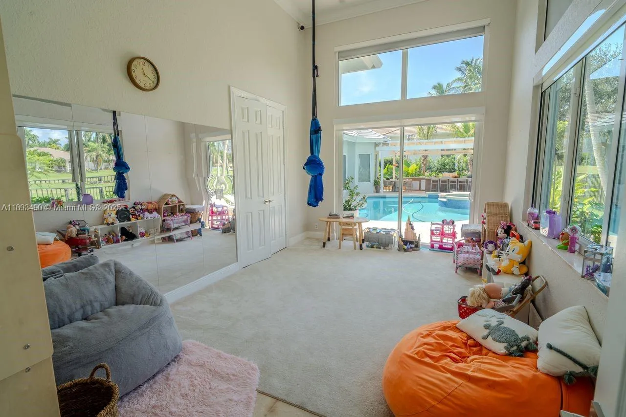 2493 Poinciana Dr, Weston, Florida 33327, Weston, Florida 33327, 4 Bedrooms Bedrooms, ,4 BathroomsBathrooms,Residential Lease,For Rent,2493 Poinciana Dr, Weston, Florida 33327,A11893490