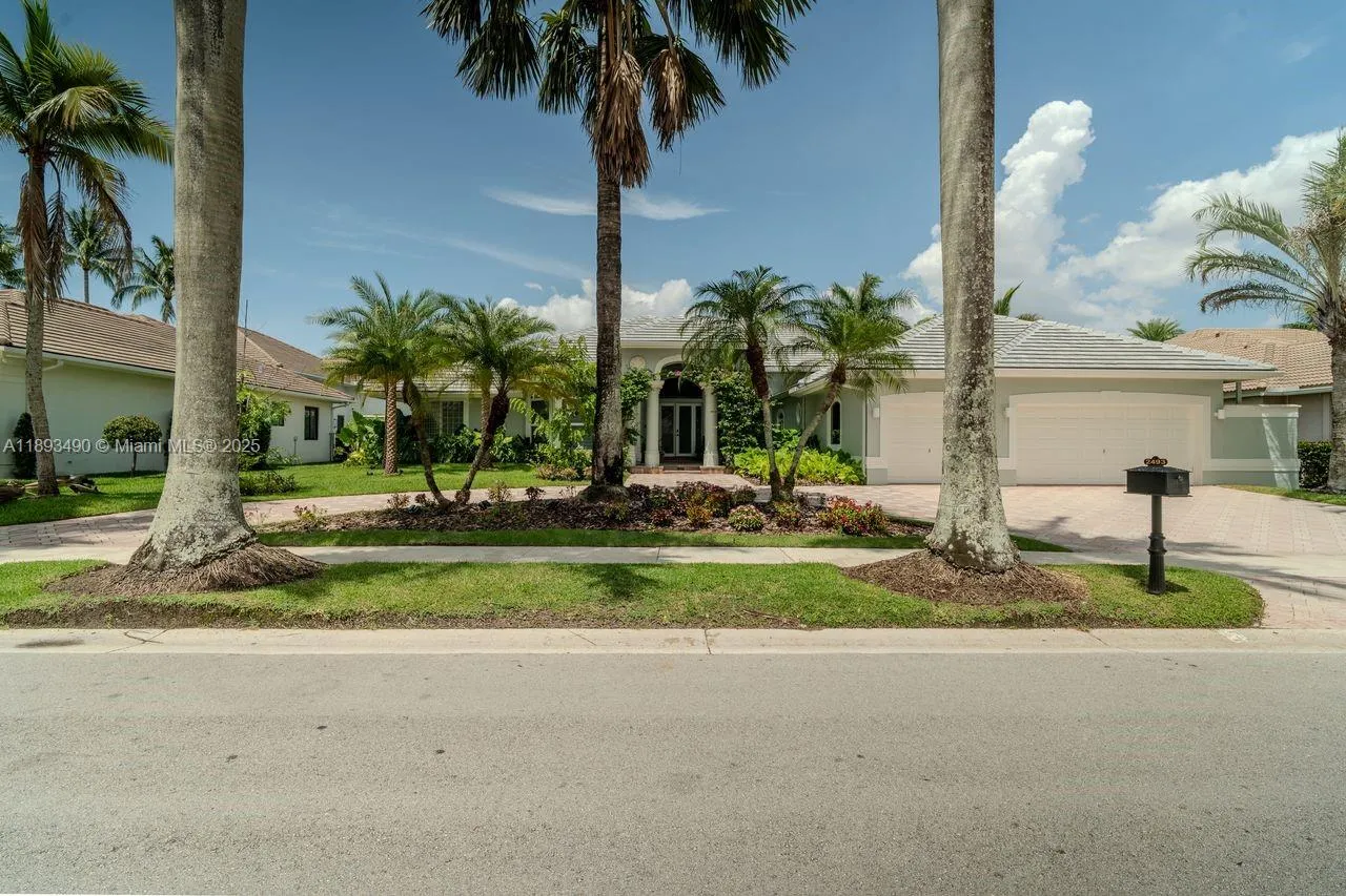 2493 Poinciana Dr, Weston, Florida 33327, Weston, Florida 33327, 4 Bedrooms Bedrooms, ,4 BathroomsBathrooms,Residential Lease,For Rent,2493 Poinciana Dr, Weston, Florida 33327,A11893490