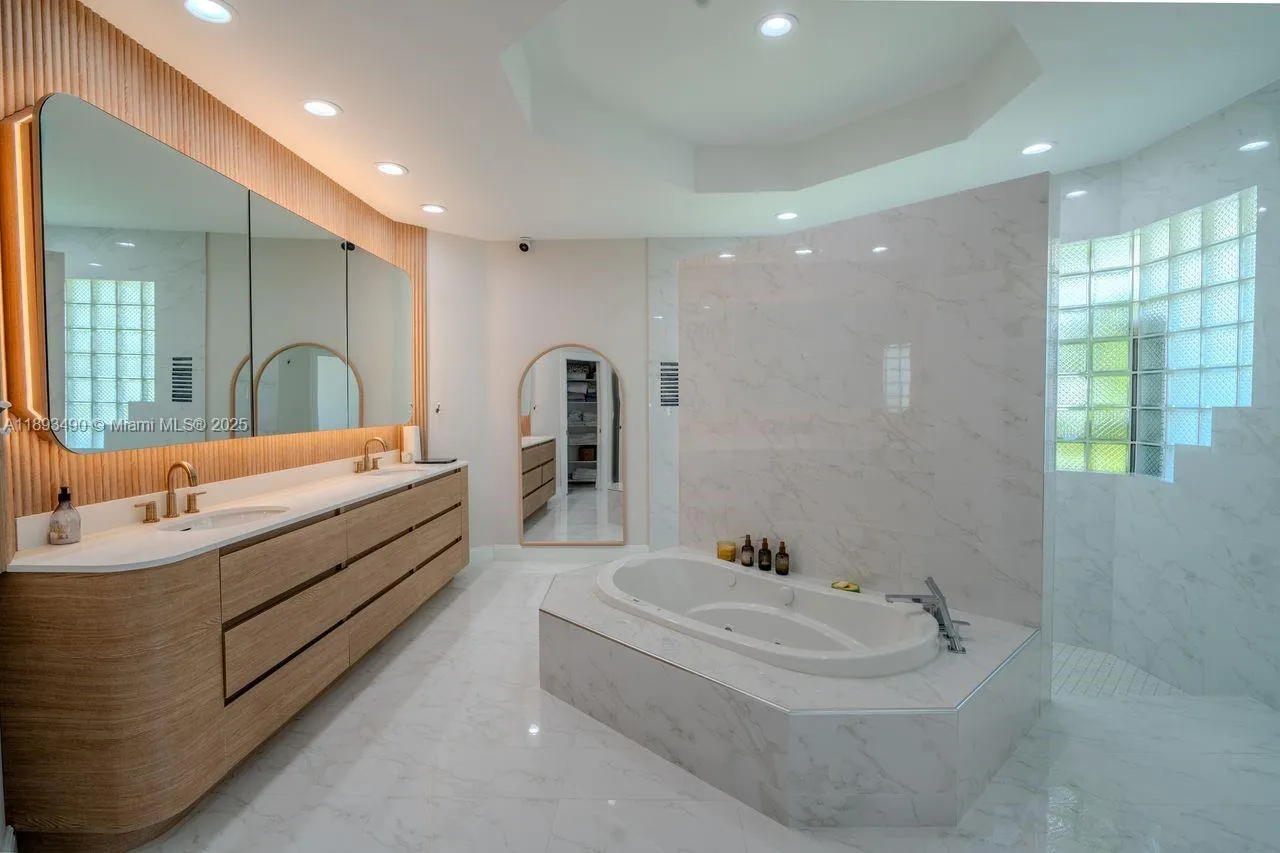 2493 Poinciana Dr, Weston, Florida 33327, Weston, Florida 33327, 4 Bedrooms Bedrooms, ,4 BathroomsBathrooms,Residential Lease,For Rent,2493 Poinciana Dr, Weston, Florida 33327,A11893490