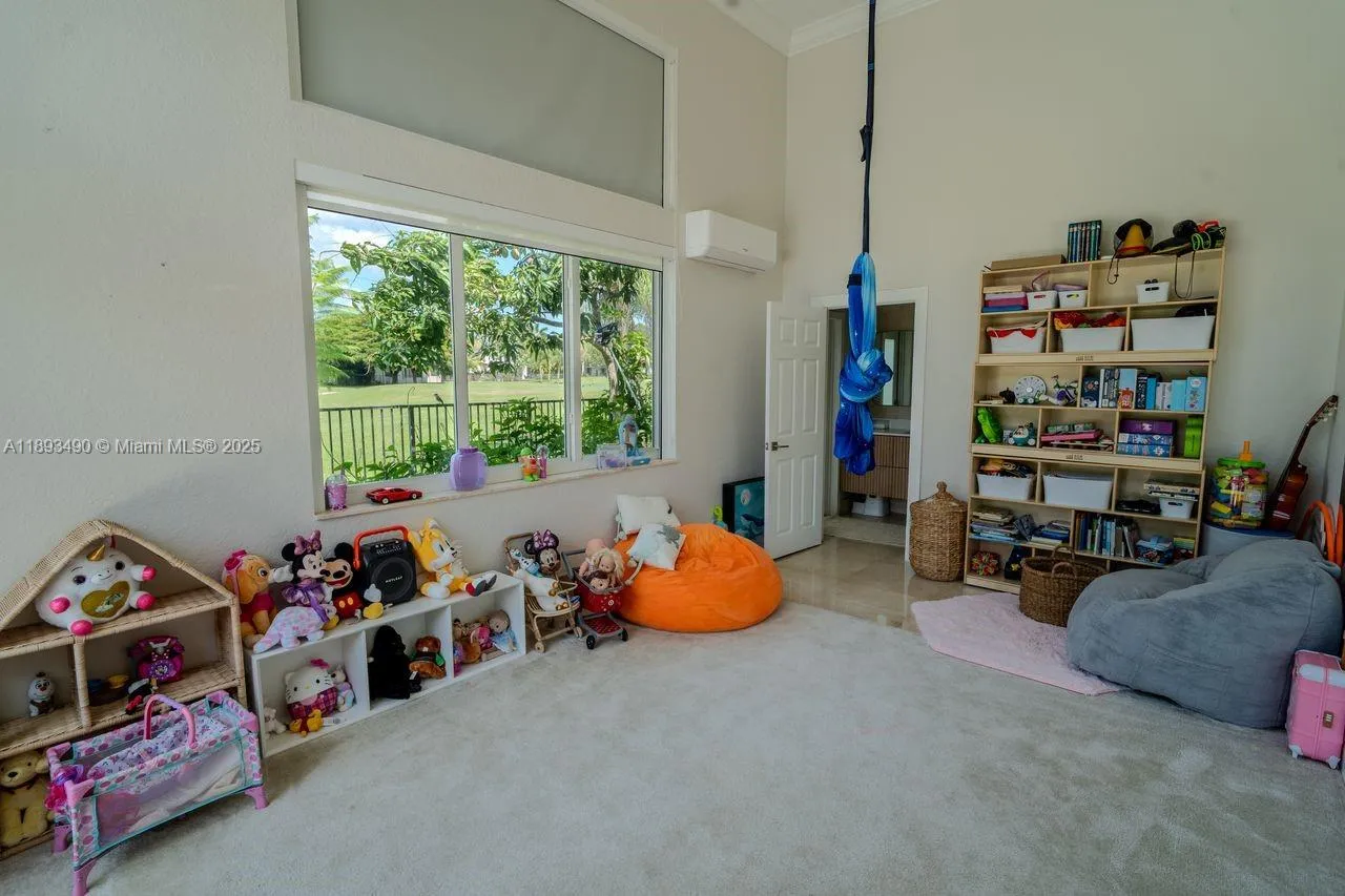 2493 Poinciana Dr, Weston, Florida 33327, Weston, Florida 33327, 4 Bedrooms Bedrooms, ,4 BathroomsBathrooms,Residential Lease,For Rent,2493 Poinciana Dr, Weston, Florida 33327,A11893490