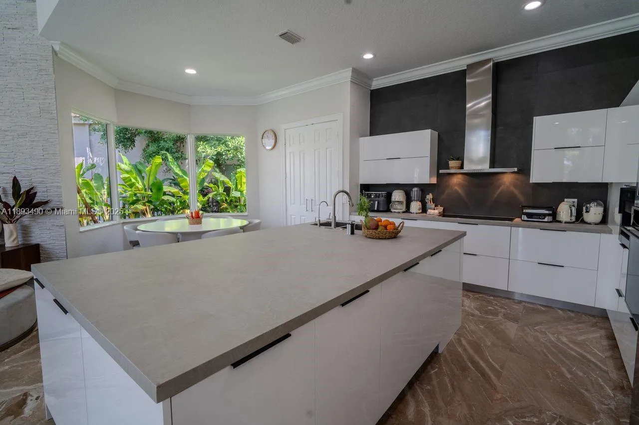 2493 Poinciana Dr, Weston, Florida 33327, Weston, Florida 33327, 4 Bedrooms Bedrooms, ,4 BathroomsBathrooms,Residential Lease,For Rent,2493 Poinciana Dr, Weston, Florida 33327,A11893490