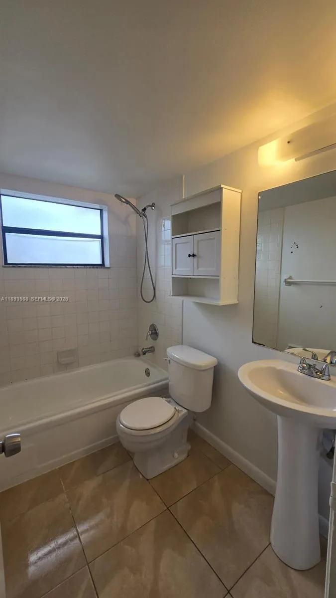 Hialeah, Florida 33016, 2 Bedrooms Bedrooms, ,2 BathroomsBathrooms,Residential Lease,For Rent,A11893588