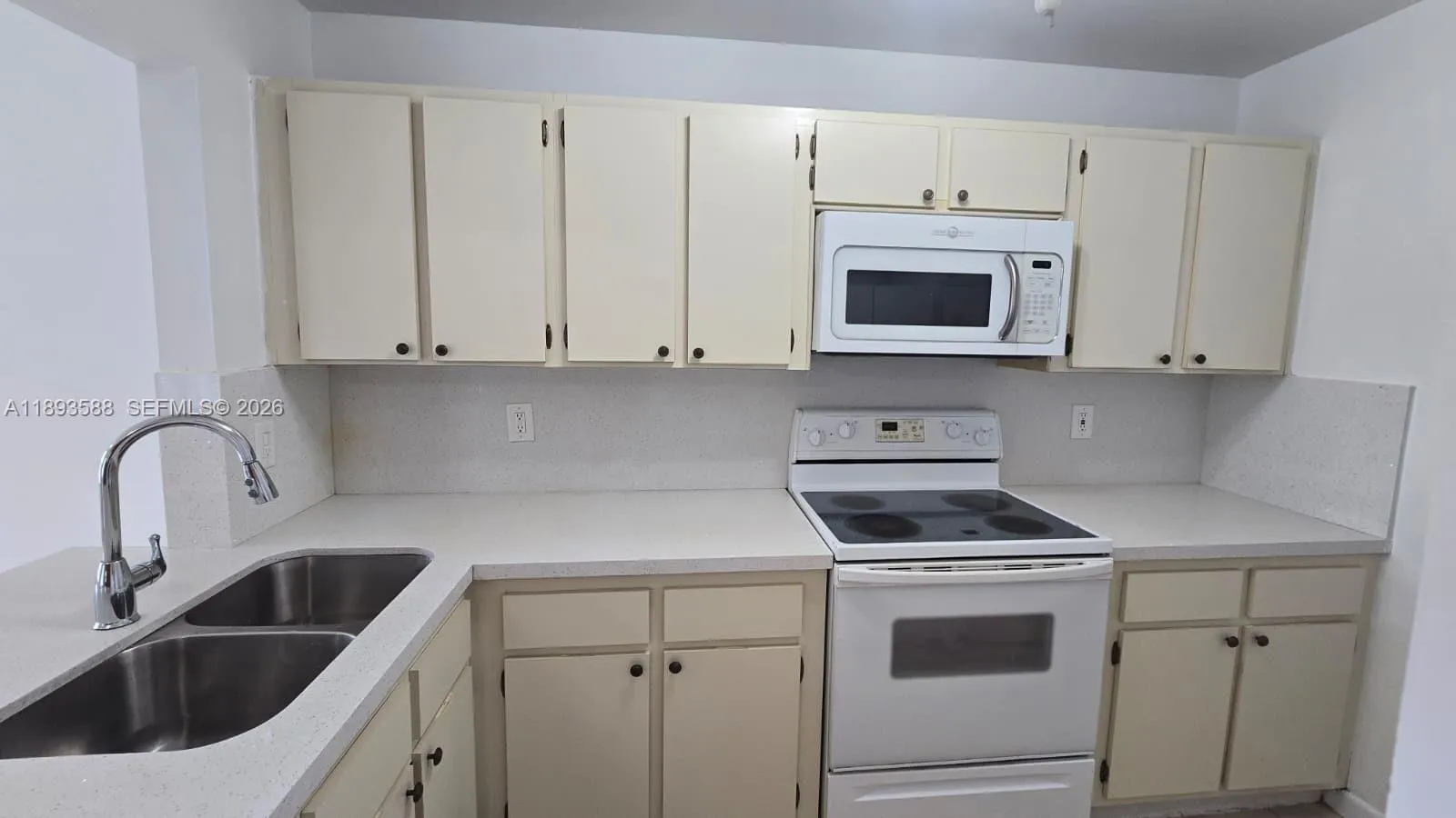 Hialeah, Florida 33016, 2 Bedrooms Bedrooms, ,2 BathroomsBathrooms,Residential Lease,For Rent,A11893588