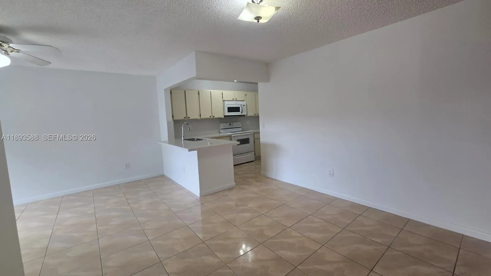 Hialeah, Florida 33016, 2 Bedrooms Bedrooms, ,2 BathroomsBathrooms,Residential Lease,For Rent,A11893588