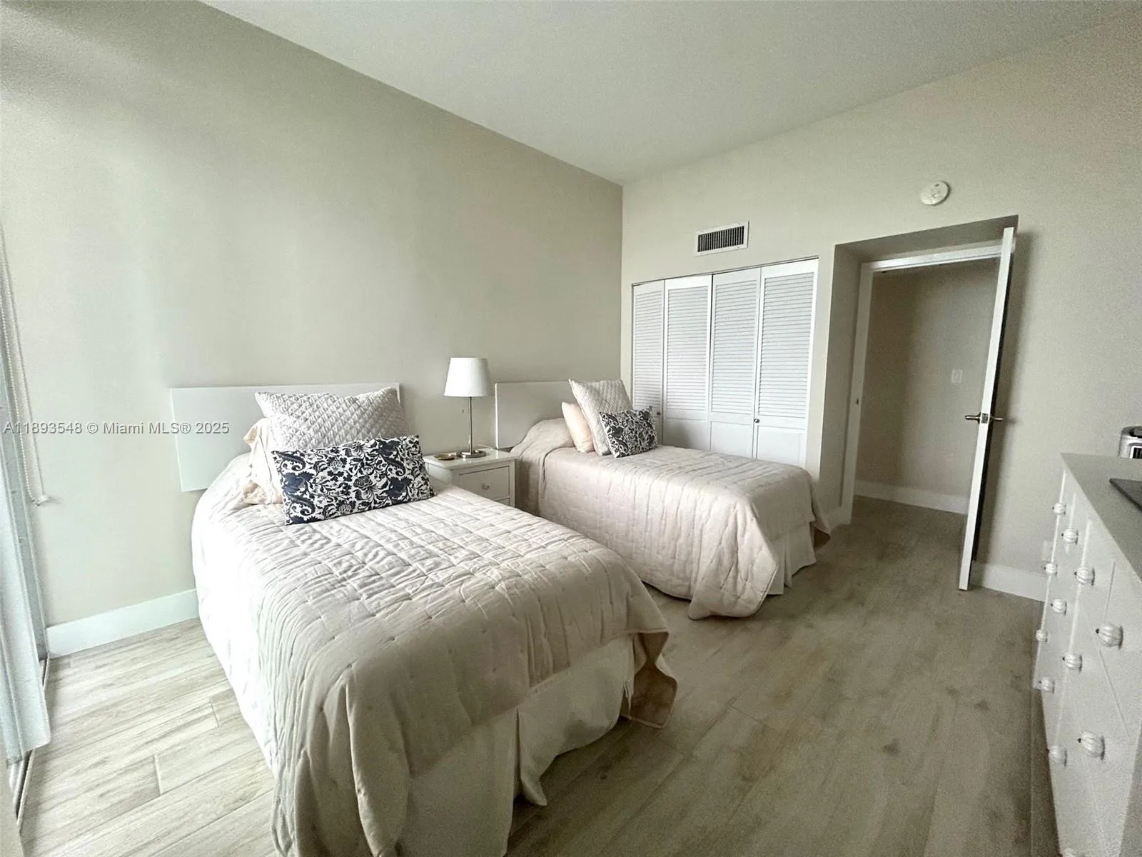 100 Bayview Dr Ph08, Sunny Isles Beach, Florida 33, Sunny Isles Beach, Florida 33160, 2 Bedrooms Bedrooms, ,2 BathroomsBathrooms,Residential Lease,For Rent,100 Bayview Dr Ph08, Sunny Isles Beach, Florida 33,A11893548