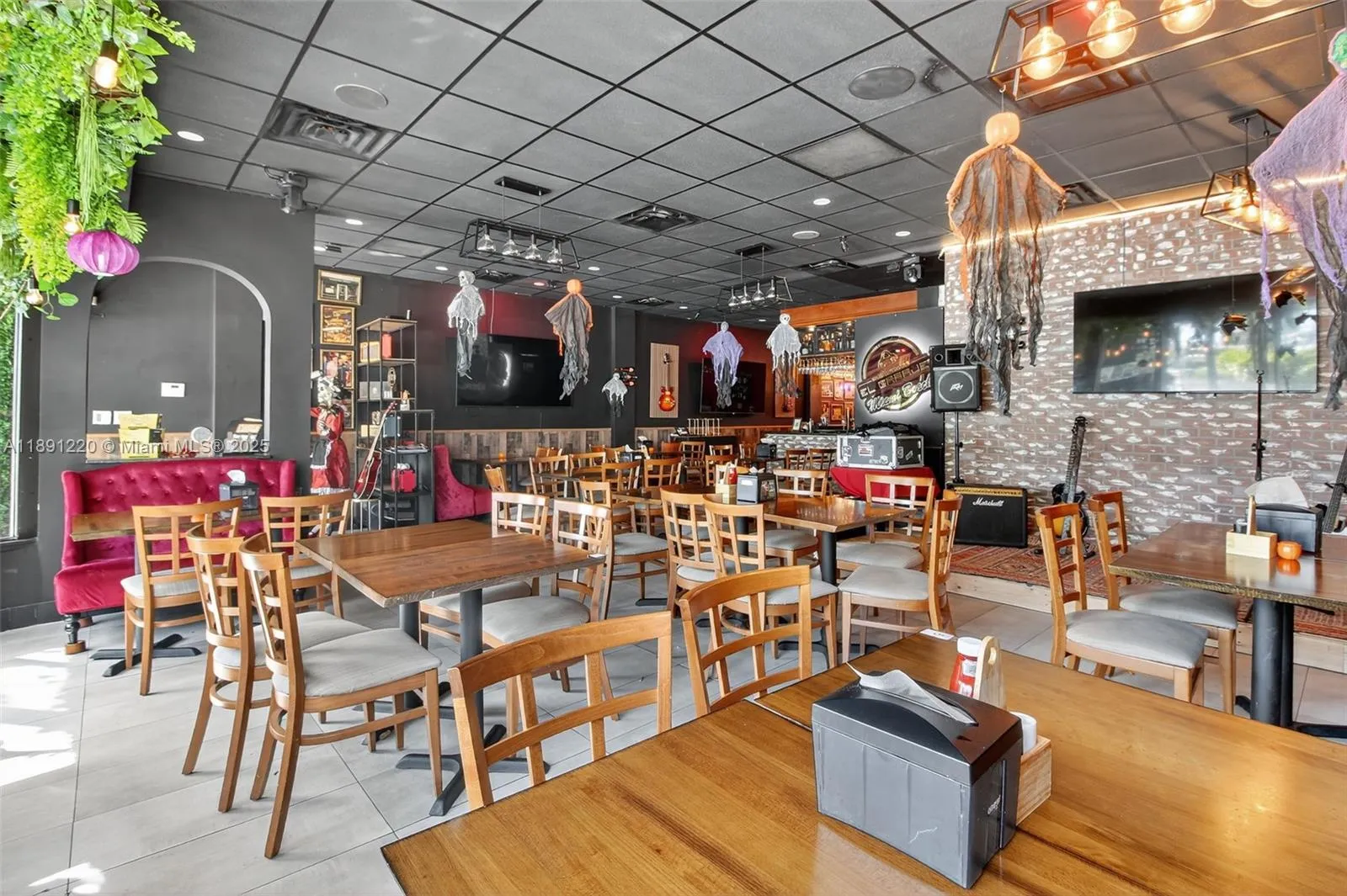 Turnkey Restaurant For Sale In Miami Beach, Miami, Miami Beach, Florida 33141, ,Business Opportunity,For Sale,Turnkey Restaurant For Sale In Miami Beach, Miami ,A11891220