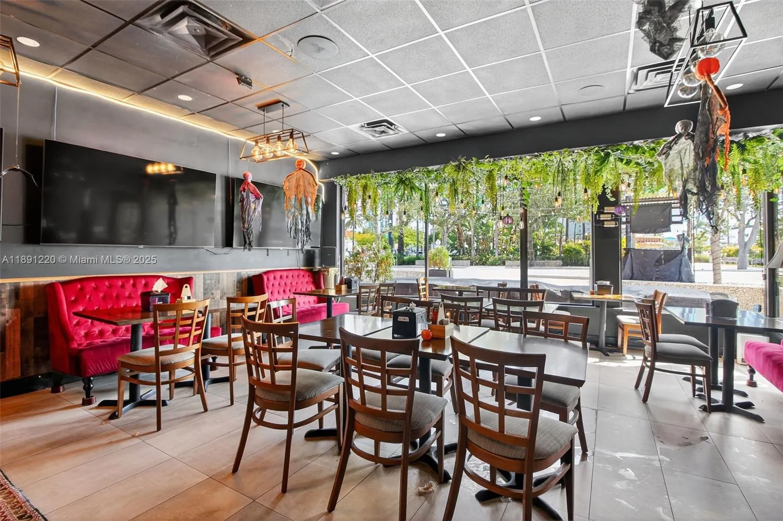 Turnkey Restaurant For Sale In Miami Beach, Miami, Miami Beach, Florida 33141, ,Business Opportunity,For Sale,Turnkey Restaurant For Sale In Miami Beach, Miami ,A11891220
