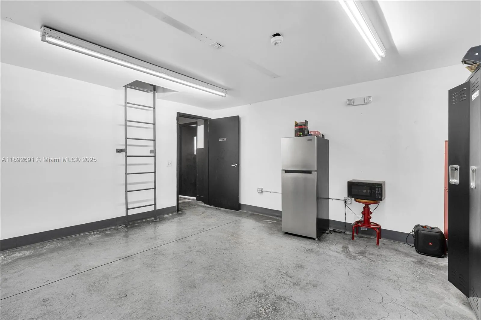 2090 Nw 107th Ave, Sweetwater, Florida 33172, Sweetwater, Florida ., ,Business Opportunity,For Sale,2090 Nw 107th Ave, Sweetwater, Florida 33172,A11892691