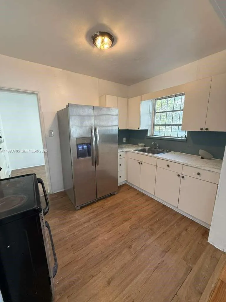 300 Nw 13th Ave, Miami, Florida 33125, Miami, Florida 33125, ,Residential Income,For Sale,300 Nw 13th Ave, Miami, Florida 33125,A11893705