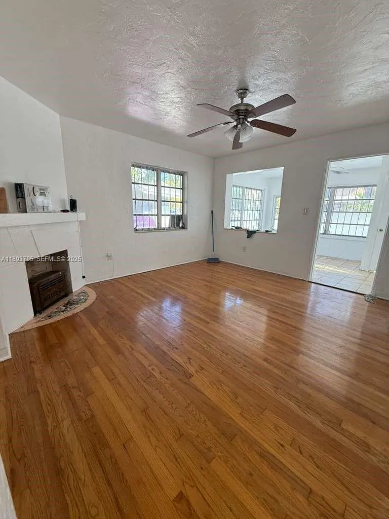 300 Nw 13th Ave, Miami, Florida 33125, Miami, Florida 33125, ,Residential Income,For Sale,300 Nw 13th Ave, Miami, Florida 33125,A11893705