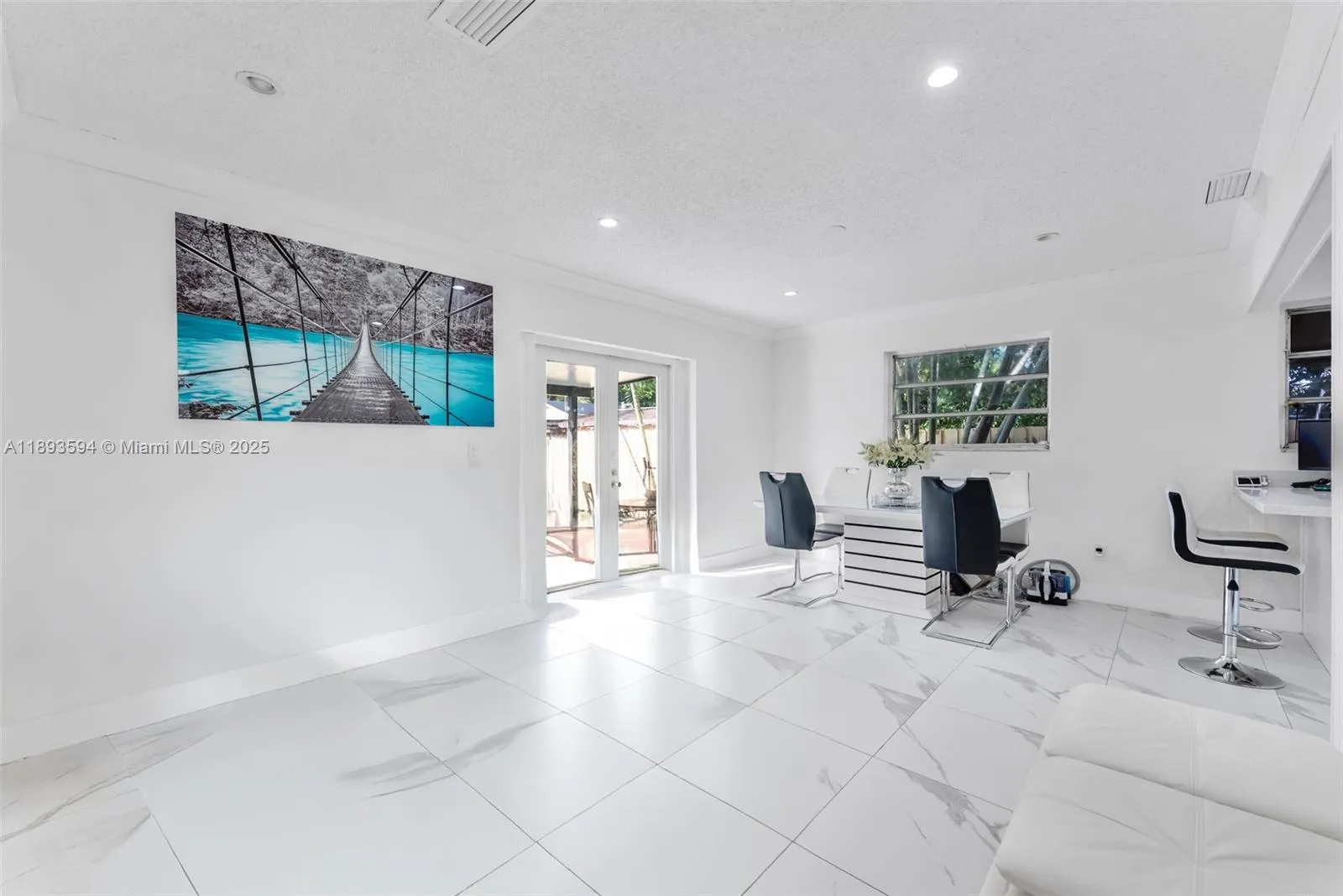 8820 Sw 27th St, Miami, Florida 33165, Miami, Florida 33165, ,Residential Income,For Sale,8820 Sw 27th St, Miami, Florida 33165,A11893594