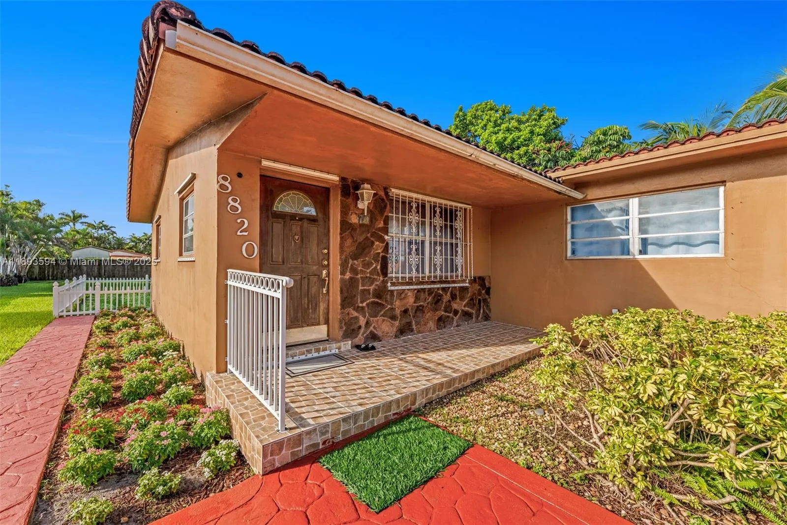 8820 Sw 27th St, Miami, Florida 33165, Miami, Florida 33165, ,Residential Income,For Sale,8820 Sw 27th St, Miami, Florida 33165,A11893594