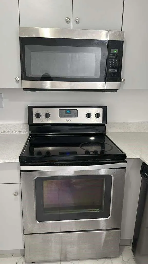 15389 S Dixie Hwy 45 Hwy 45, Palmetto Bay, Florida, Palmetto Bay, Florida 33157, 2 Bedrooms Bedrooms, ,1 BathroomBathrooms,Residential Lease,For Rent,15389 S Dixie Hwy 45 Hwy 45, Palmetto Bay, Florida,A11893853