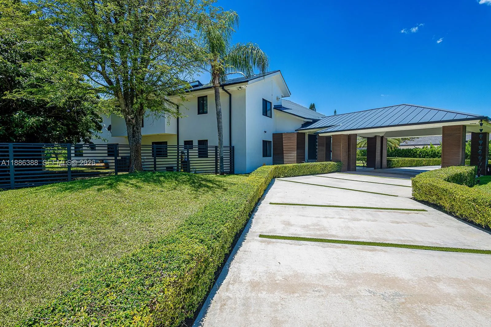 10506 Sw 89 Place, Miami, Florida 33176, Miami, Florida 33176, 6 Bedrooms Bedrooms, ,5 BathroomsBathrooms,Residential,For Sale,10506 Sw 89 Place, Miami, Florida 33176,A11886388