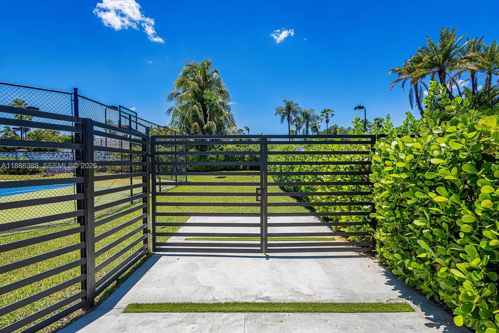 10506 Sw 89 Place, Miami, Florida 33176, Miami, Florida 33176, 6 Bedrooms Bedrooms, ,5 BathroomsBathrooms,Residential,For Sale,10506 Sw 89 Place, Miami, Florida 33176,A11886388