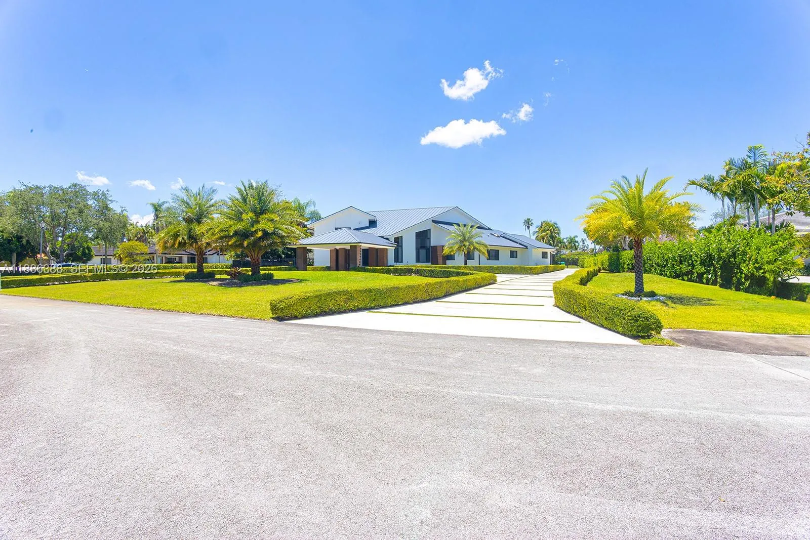 10506 Sw 89 Place, Miami, Florida 33176, Miami, Florida 33176, 6 Bedrooms Bedrooms, ,5 BathroomsBathrooms,Residential,For Sale,10506 Sw 89 Place, Miami, Florida 33176,A11886388