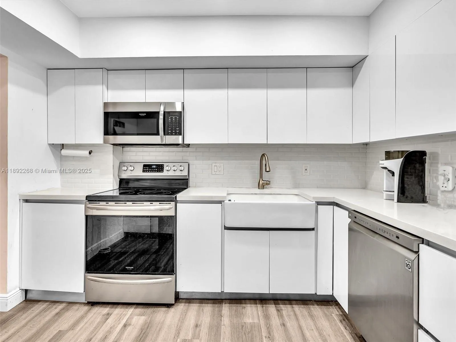 6061 N Falls Cir Dr 407, Lauderhill, Florida 33319, Lauderhill, Florida 33319, 3 Bedrooms Bedrooms, ,2 BathroomsBathrooms,Residential,For Sale,6061 N Falls Cir Dr 407, Lauderhill, Florida 33319,A11892268