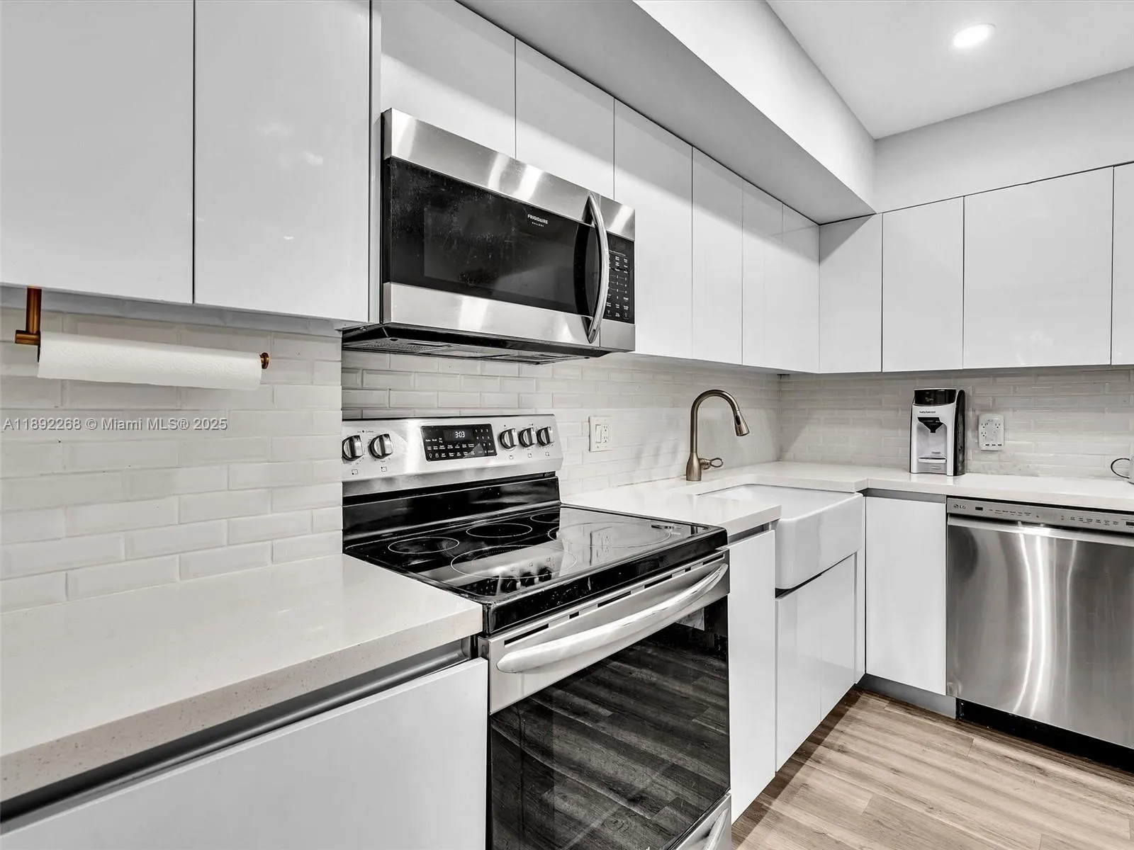 6061 N Falls Cir Dr 407, Lauderhill, Florida 33319, Lauderhill, Florida 33319, 3 Bedrooms Bedrooms, ,2 BathroomsBathrooms,Residential,For Sale,6061 N Falls Cir Dr 407, Lauderhill, Florida 33319,A11892268