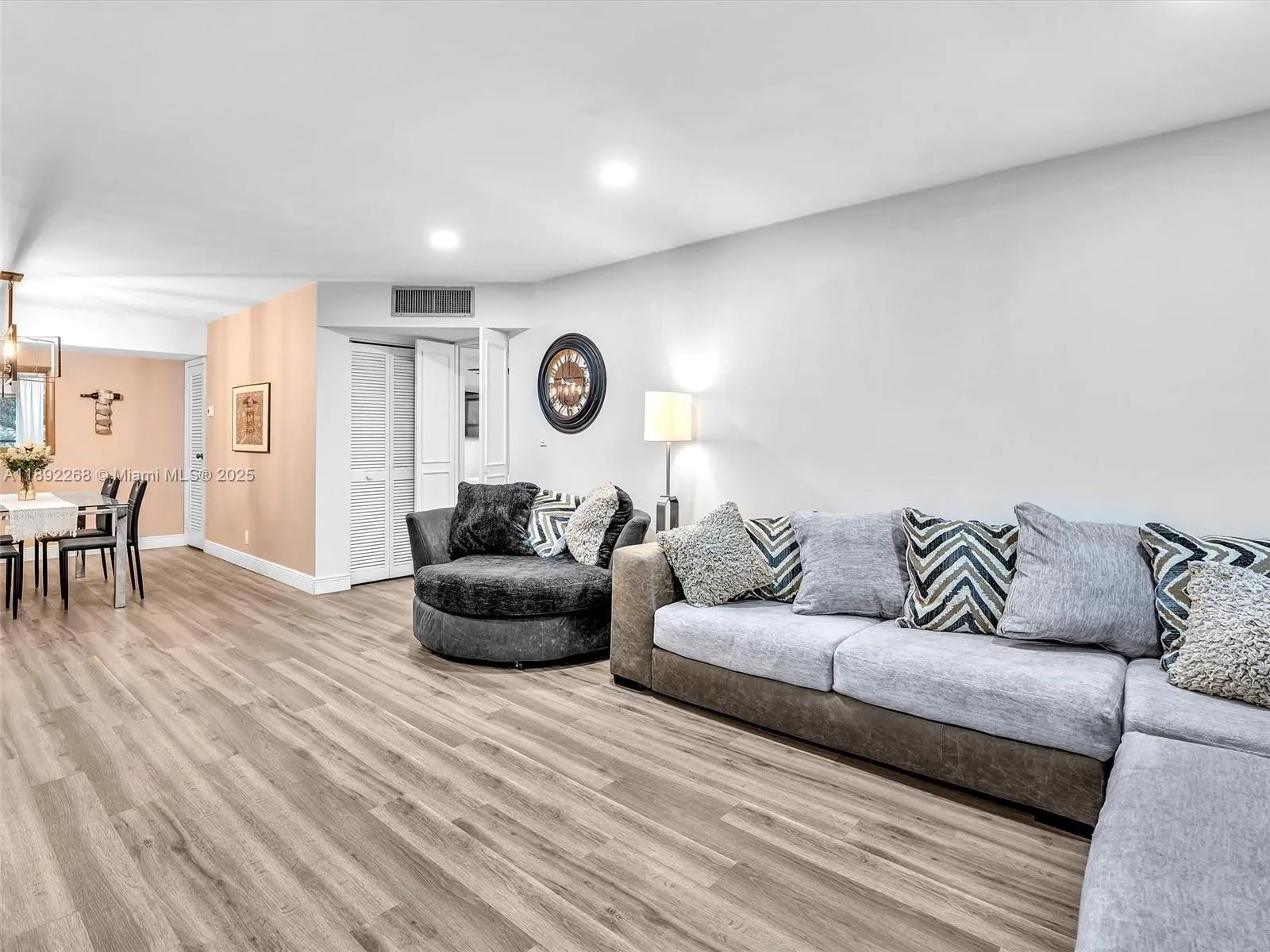 6061 N Falls Cir Dr 407, Lauderhill, Florida 33319, Lauderhill, Florida 33319, 3 Bedrooms Bedrooms, ,2 BathroomsBathrooms,Residential,For Sale,6061 N Falls Cir Dr 407, Lauderhill, Florida 33319,A11892268