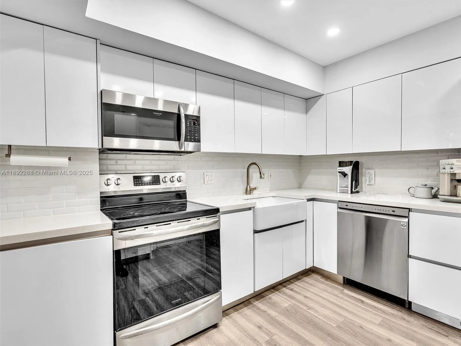 6061 N Falls Cir Dr 407, Lauderhill, Florida 33319, Lauderhill, Florida 33319, 3 Bedrooms Bedrooms, ,2 BathroomsBathrooms,Residential,For Sale,6061 N Falls Cir Dr 407, Lauderhill, Florida 33319,A11892268