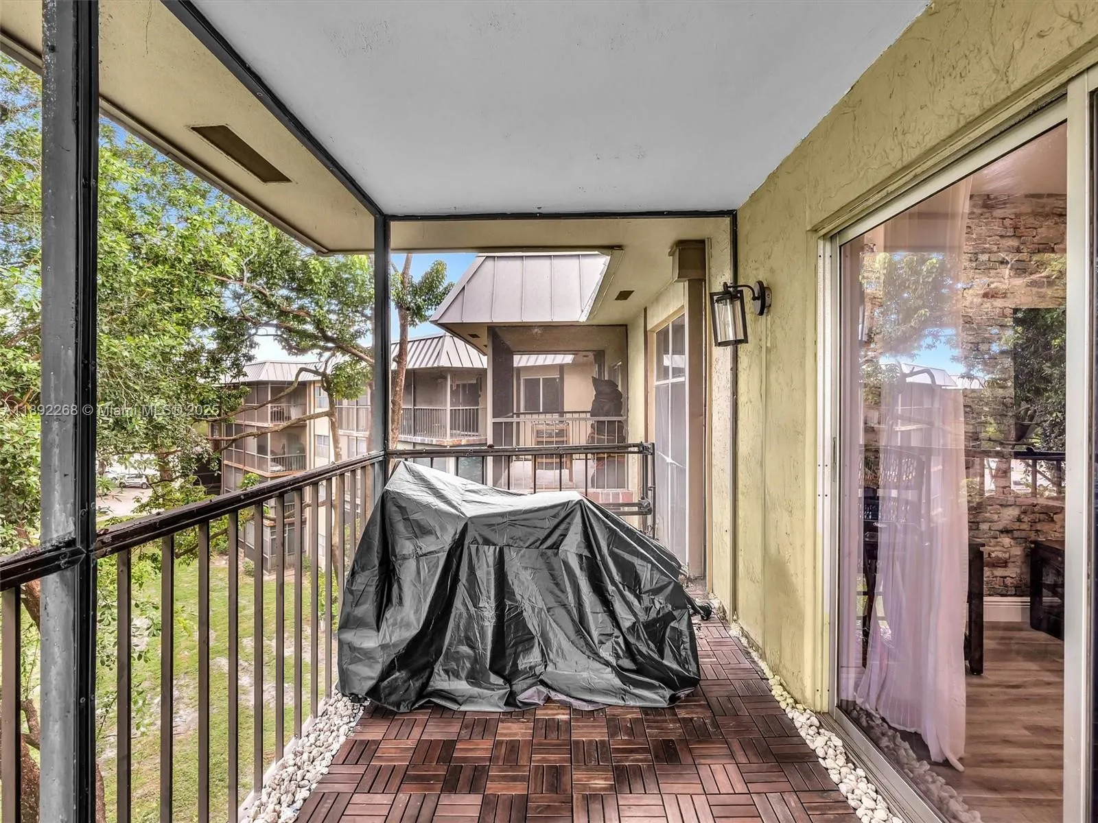 6061 N Falls Cir Dr 407, Lauderhill, Florida 33319, Lauderhill, Florida 33319, 3 Bedrooms Bedrooms, ,2 BathroomsBathrooms,Residential,For Sale,6061 N Falls Cir Dr 407, Lauderhill, Florida 33319,A11892268