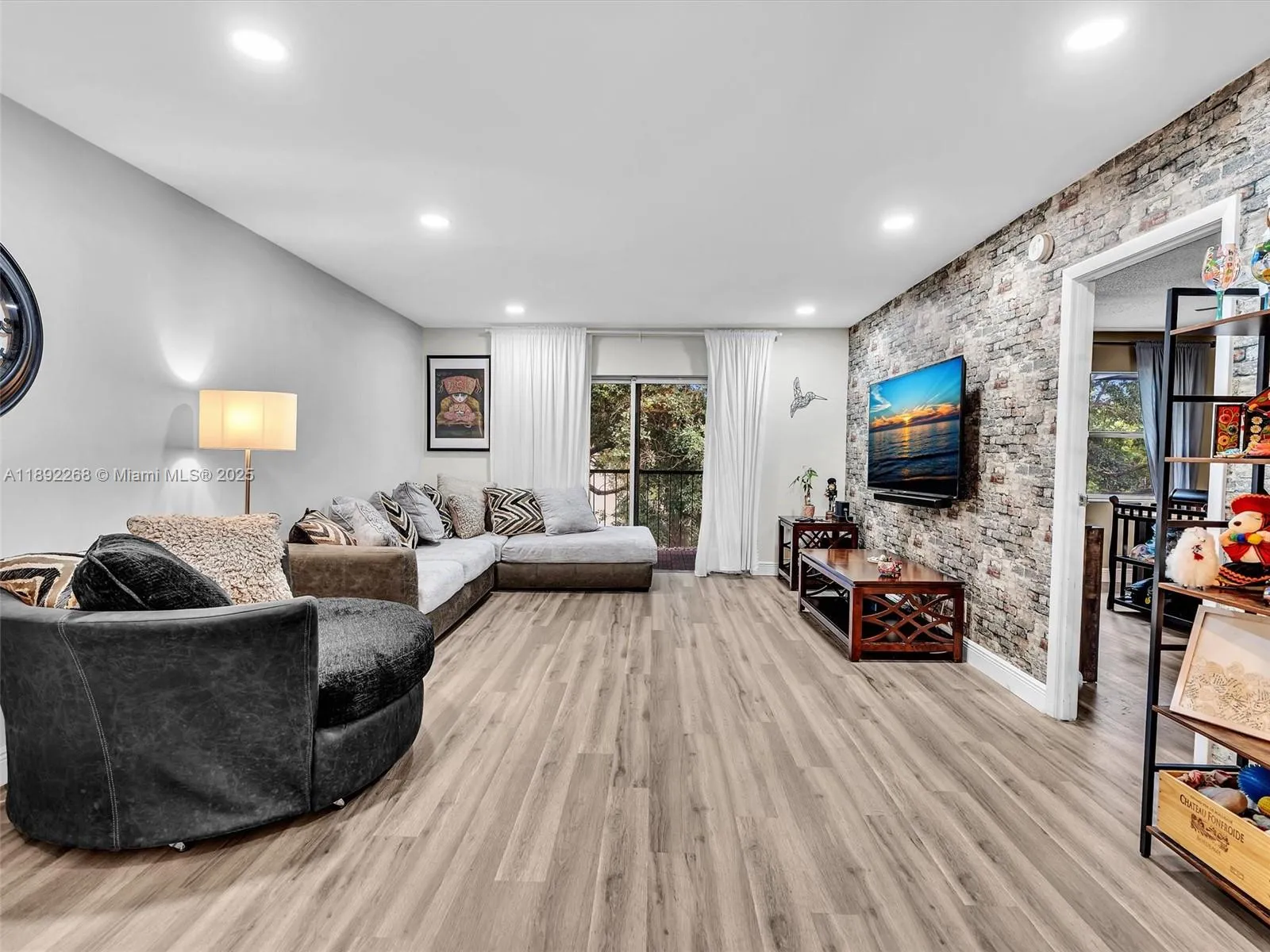 6061 N Falls Cir Dr 407, Lauderhill, Florida 33319, Lauderhill, Florida 33319, 3 Bedrooms Bedrooms, ,2 BathroomsBathrooms,Residential,For Sale,6061 N Falls Cir Dr 407, Lauderhill, Florida 33319,A11892268