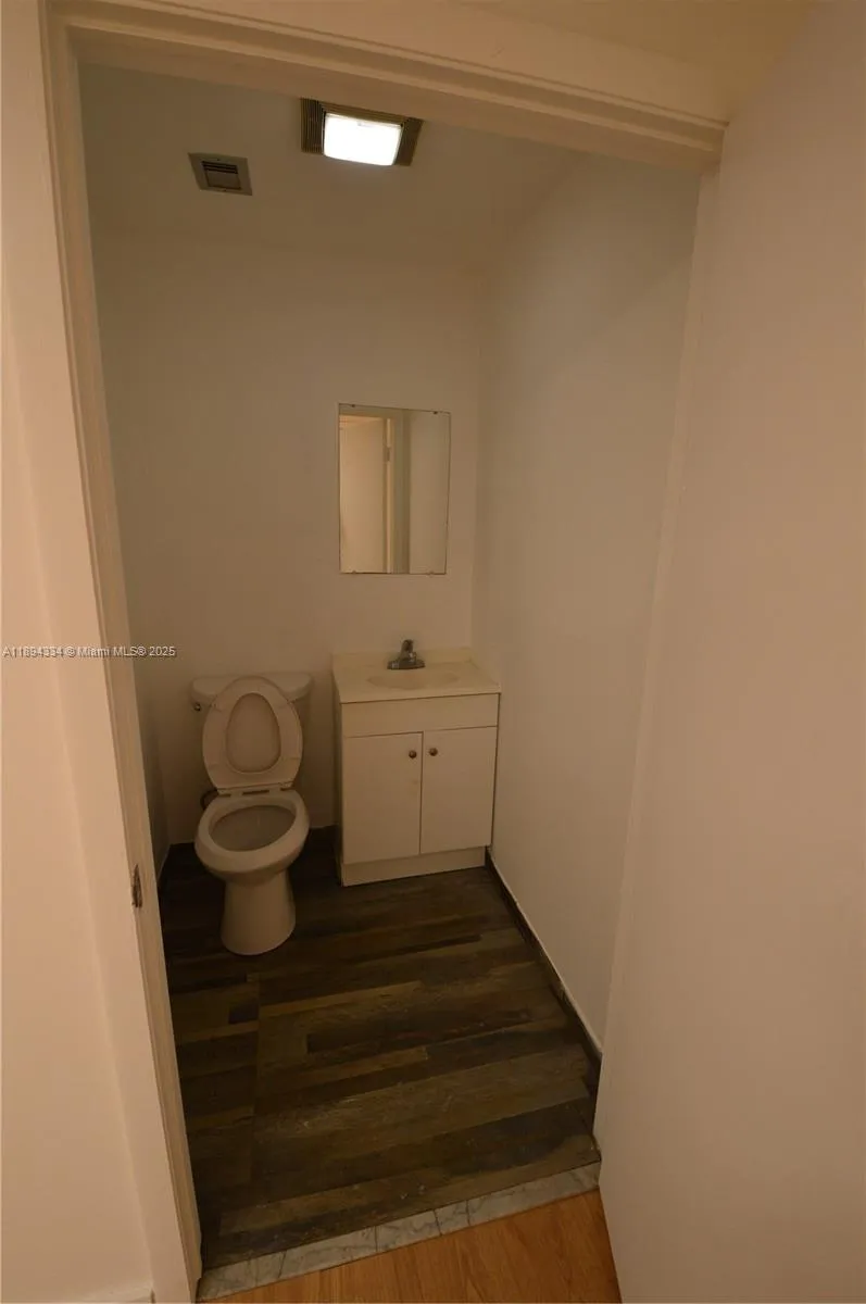 2nd floor bathroom