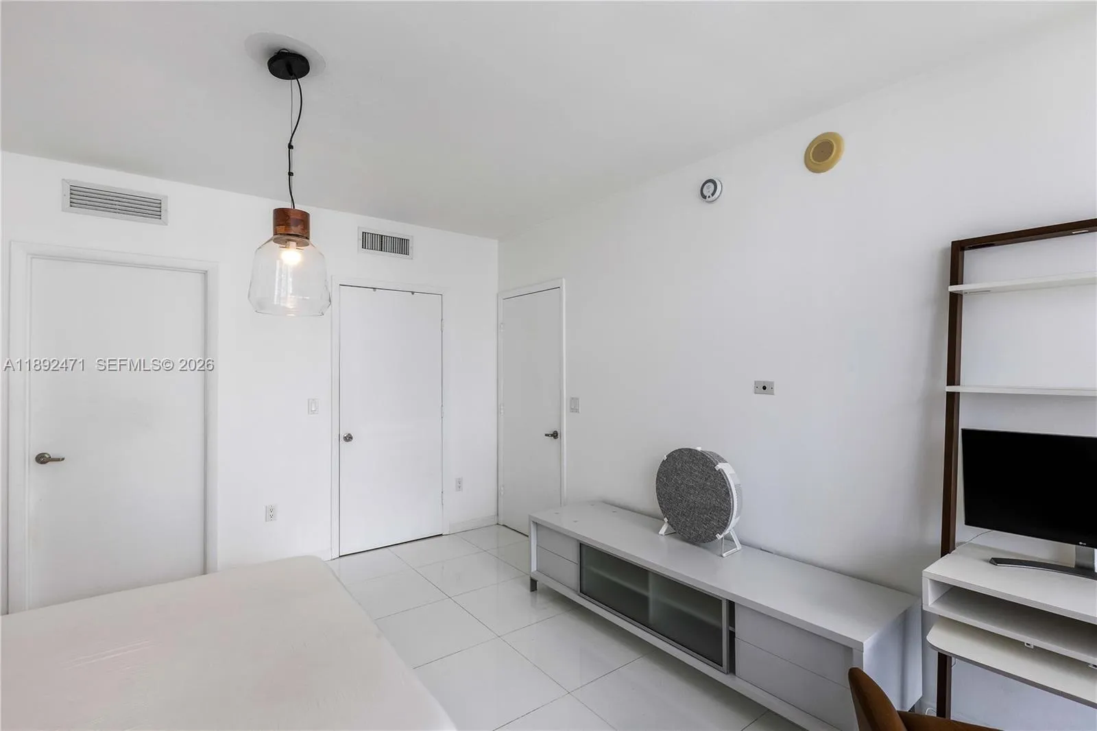 475 Brickell Ave 4015, Miami, Florida 33131, Miami, Florida 33131, 2 Bedrooms Bedrooms, ,2 BathroomsBathrooms,Residential,For Sale,475 Brickell Ave 4015, Miami, Florida 33131,A11892471
