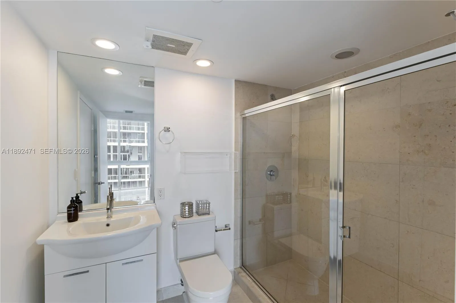 475 Brickell Ave 4015, Miami, Florida 33131, Miami, Florida 33131, 2 Bedrooms Bedrooms, ,2 BathroomsBathrooms,Residential,For Sale,475 Brickell Ave 4015, Miami, Florida 33131,A11892471