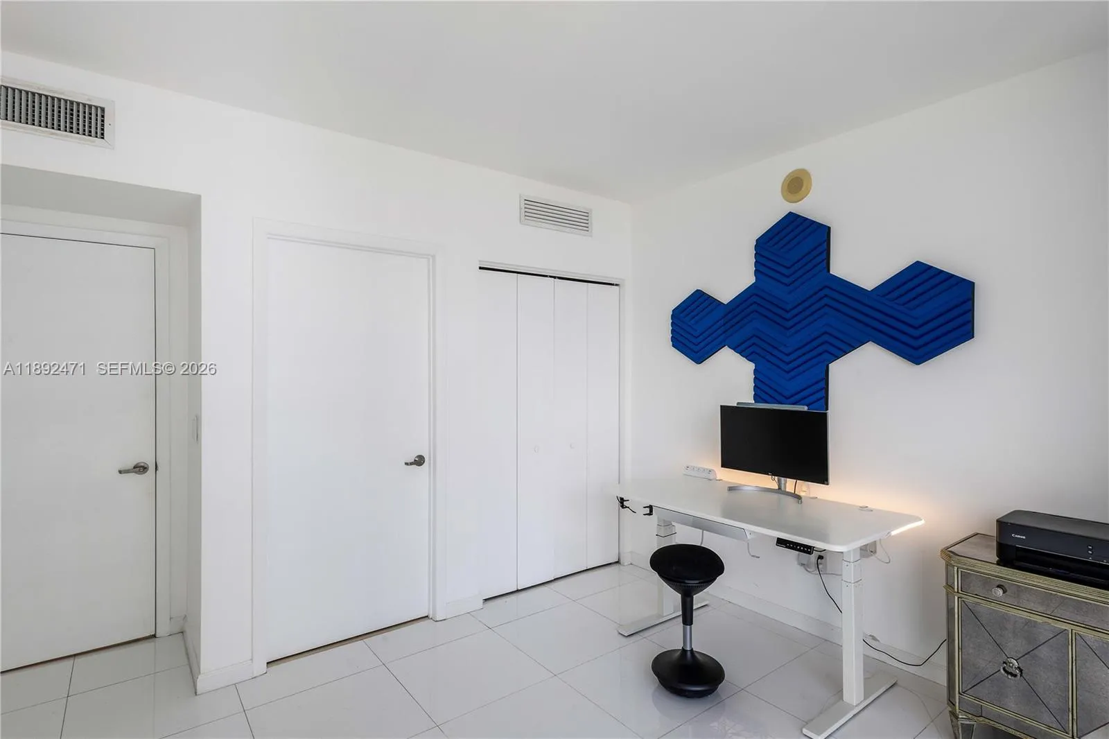 475 Brickell Ave 4015, Miami, Florida 33131, Miami, Florida 33131, 2 Bedrooms Bedrooms, ,2 BathroomsBathrooms,Residential,For Sale,475 Brickell Ave 4015, Miami, Florida 33131,A11892471