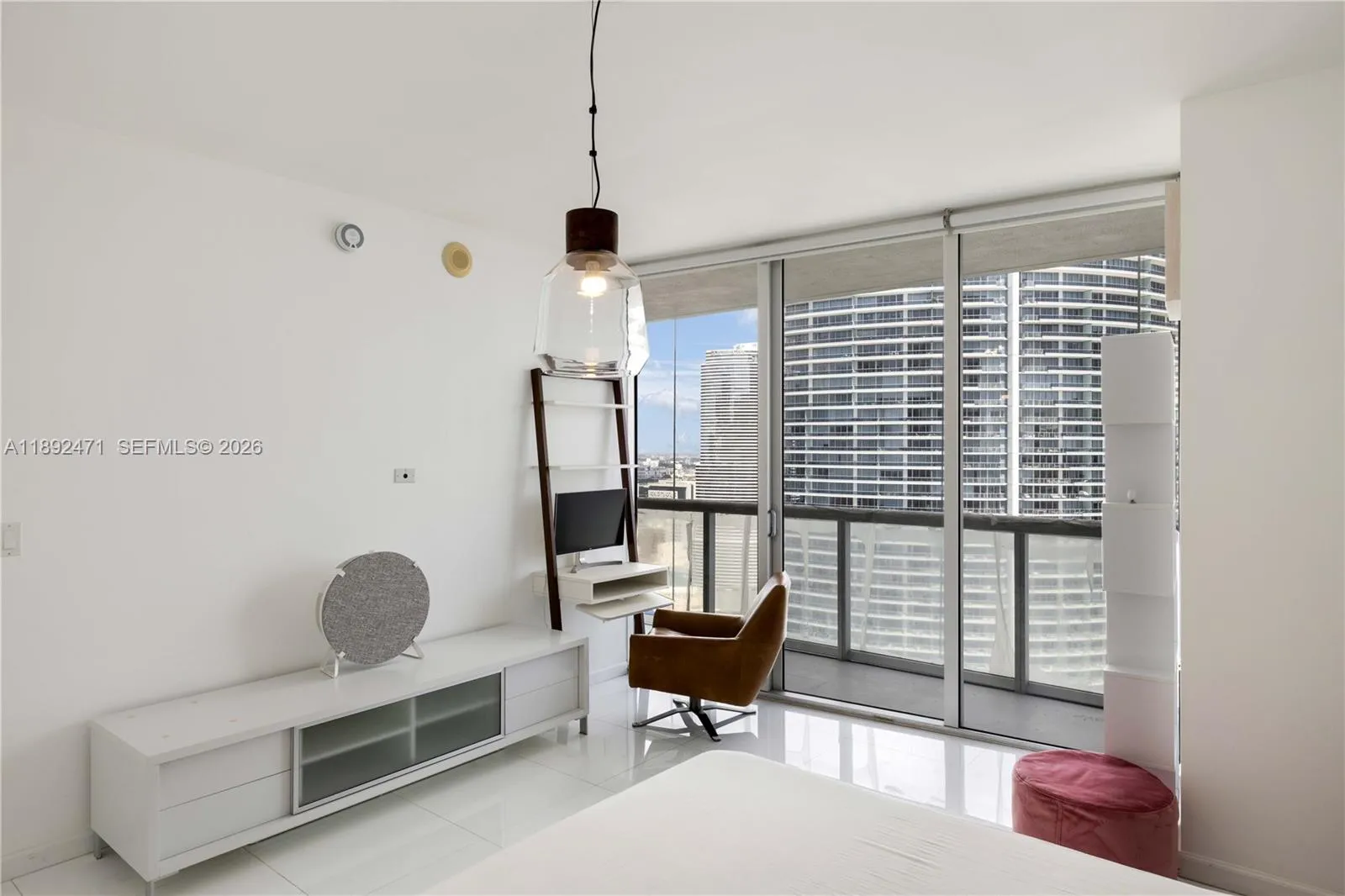 475 Brickell Ave 4015, Miami, Florida 33131, Miami, Florida 33131, 2 Bedrooms Bedrooms, ,2 BathroomsBathrooms,Residential,For Sale,475 Brickell Ave 4015, Miami, Florida 33131,A11892471