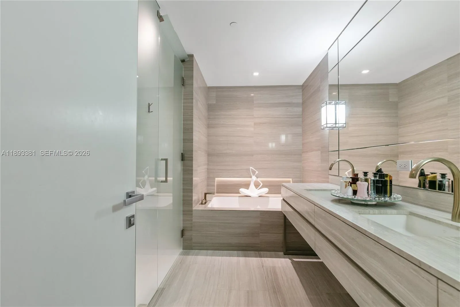 18975 Collins Ave 3402, Sunny Isles Beach, Florida, Sunny Isles Beach, Florida 33160, 4 Bedrooms Bedrooms, ,5 BathroomsBathrooms,Residential,For Sale,18975 Collins Ave 3402, Sunny Isles Beach, Florida,A11893381