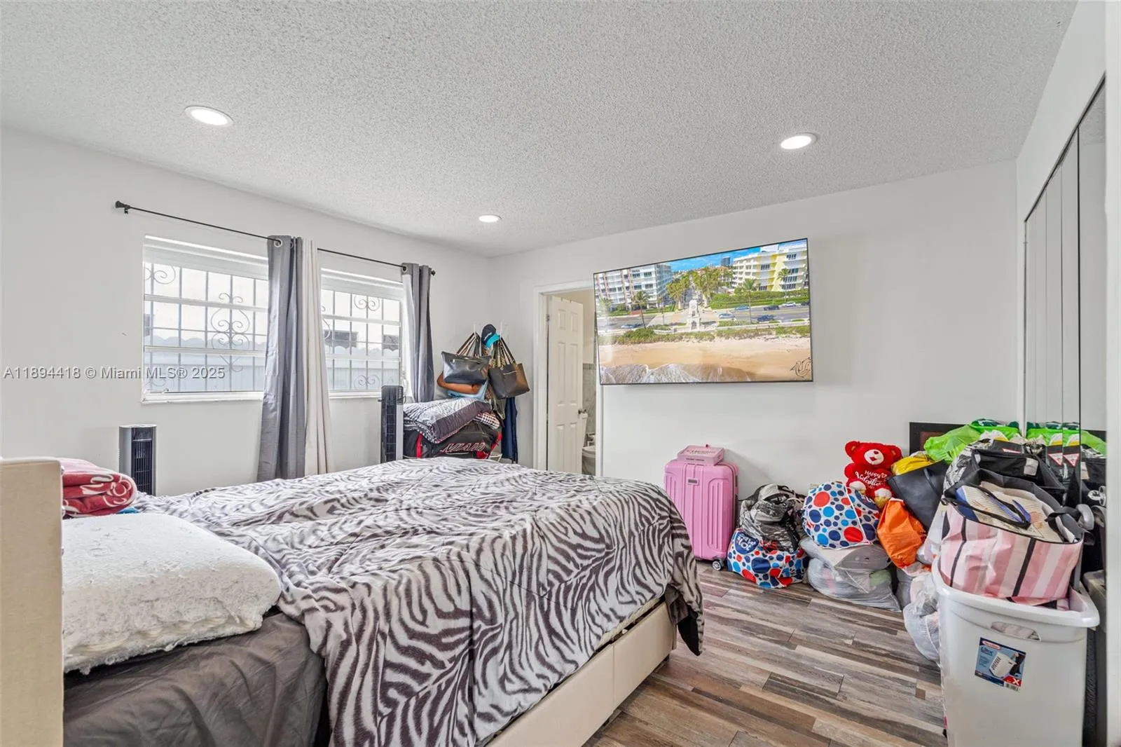 Miami, Florida 33172, ,Residential Income,For Sale,A11894418