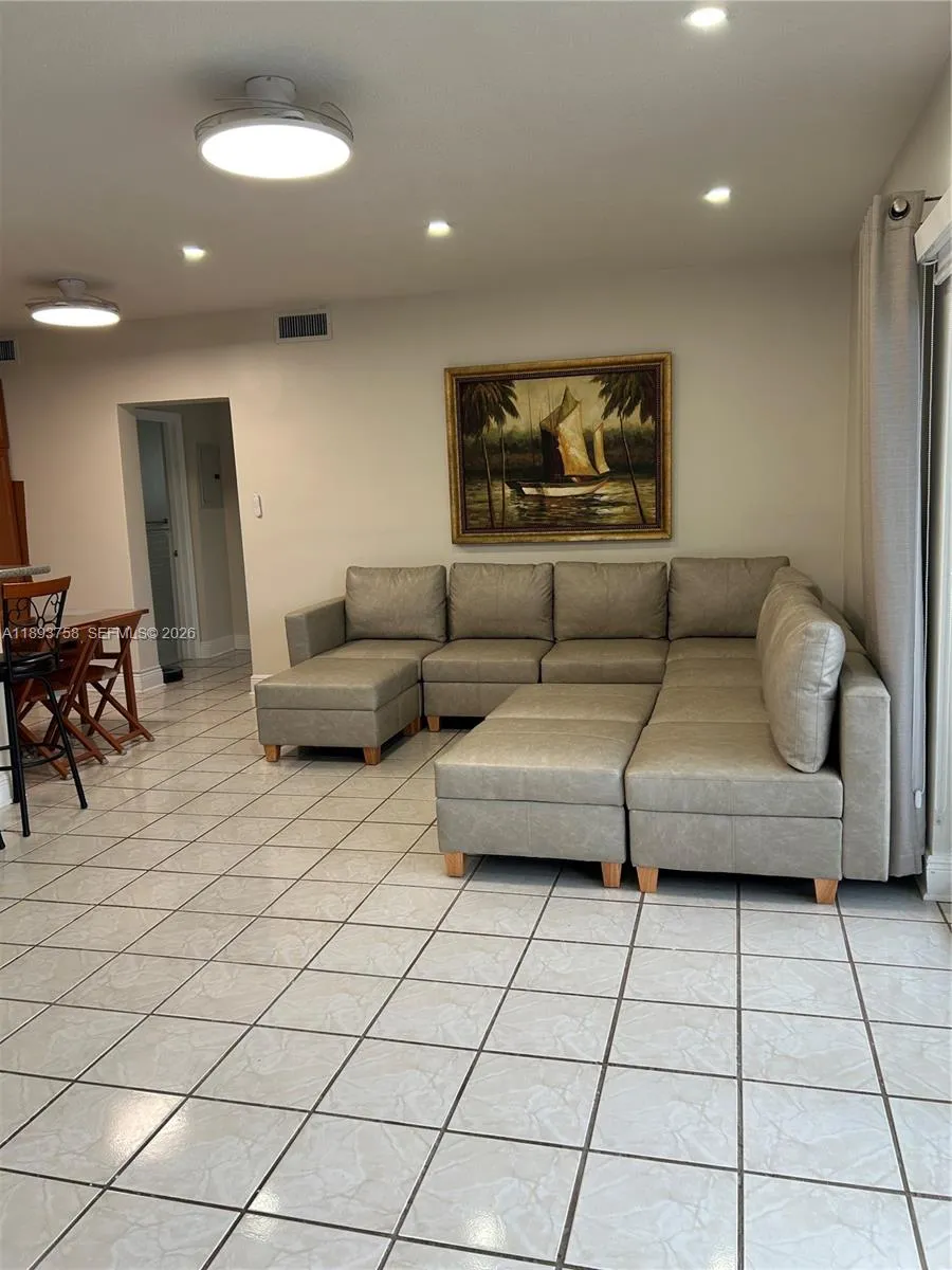 2200 S Ocean Dr N116, Hollywood, Florida 33019, Hollywood, Florida 33019, 1 Bedroom Bedrooms, ,1 BathroomBathrooms,Residential Lease,For Rent,2200 S Ocean Dr N116, Hollywood, Florida 33019,A11893758