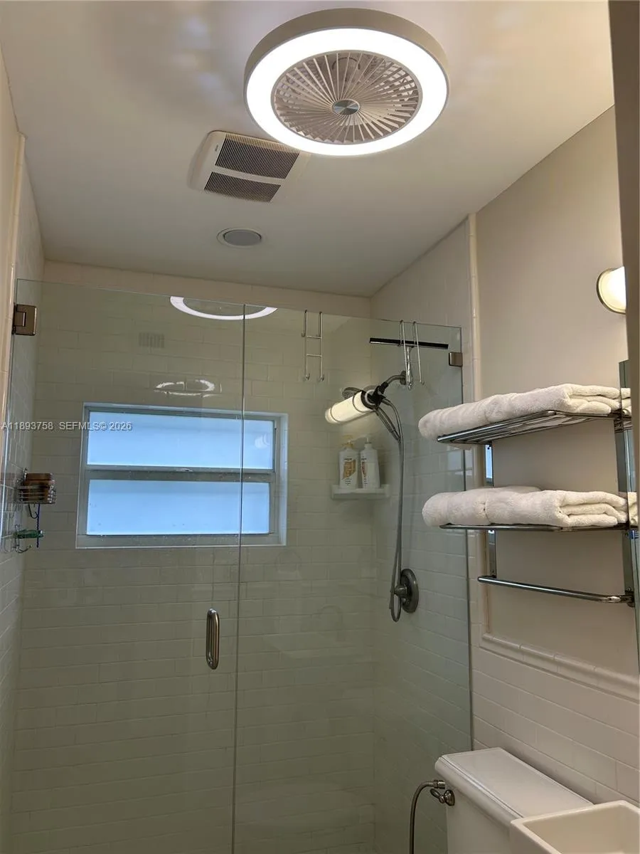2200 S Ocean Dr N116, Hollywood, Florida 33019, Hollywood, Florida 33019, 1 Bedroom Bedrooms, ,1 BathroomBathrooms,Residential Lease,For Rent,2200 S Ocean Dr N116, Hollywood, Florida 33019,A11893758