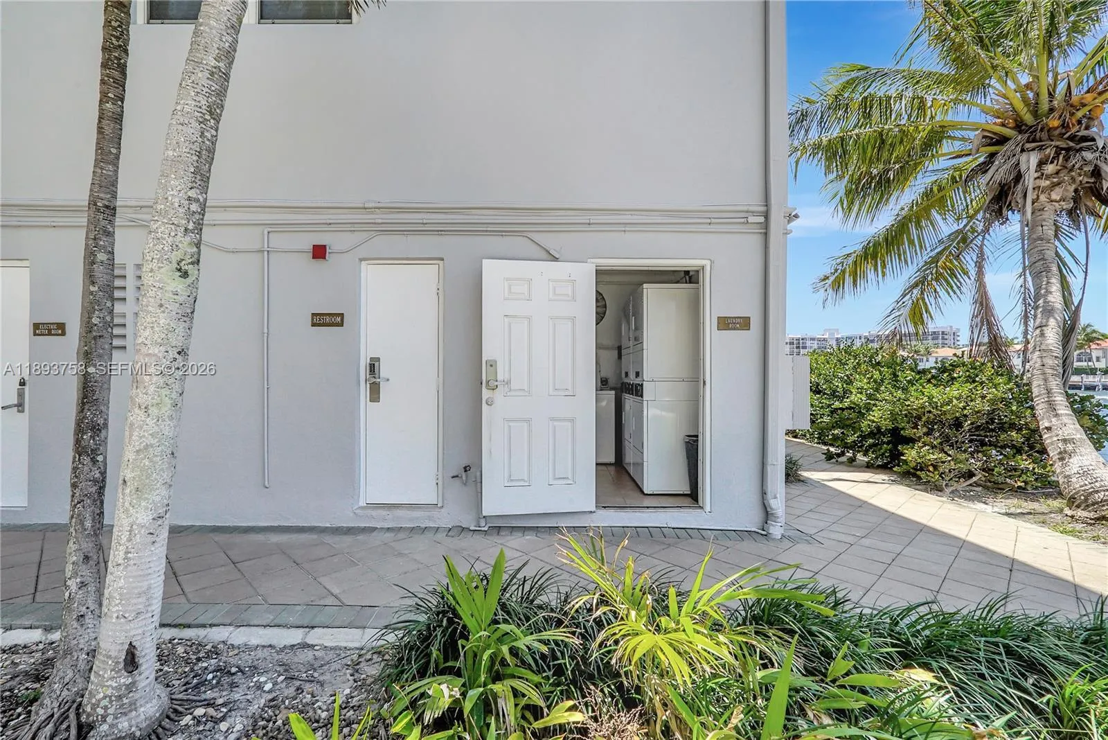 2200 S Ocean Dr N116, Hollywood, Florida 33019, Hollywood, Florida 33019, 1 Bedroom Bedrooms, ,1 BathroomBathrooms,Residential Lease,For Rent,2200 S Ocean Dr N116, Hollywood, Florida 33019,A11893758
