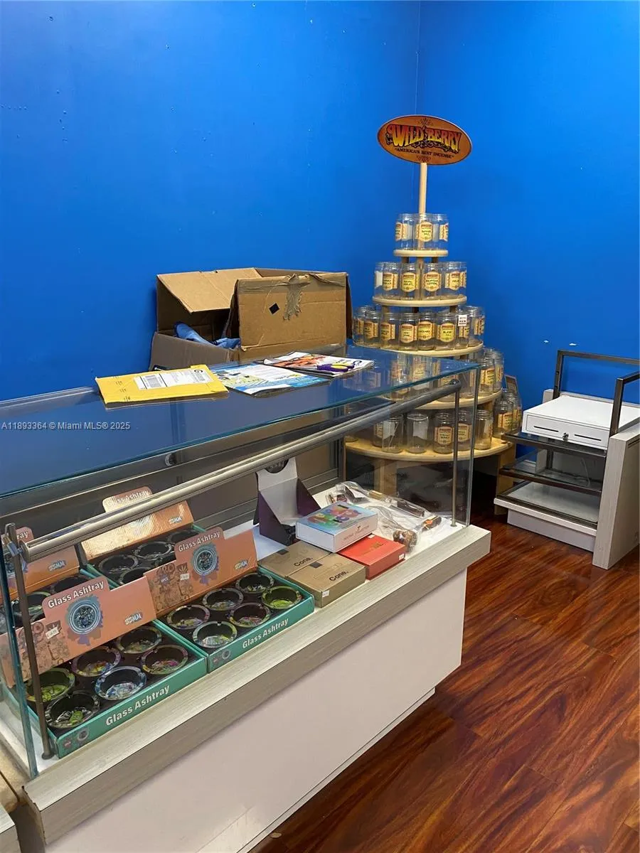 1911 Hollywood Blvd, Hollywood, Florida 33020, Hollywood, Florida 33020, ,Business Opportunity,For Sale,1911 Hollywood Blvd, Hollywood, Florida 33020,A11893364