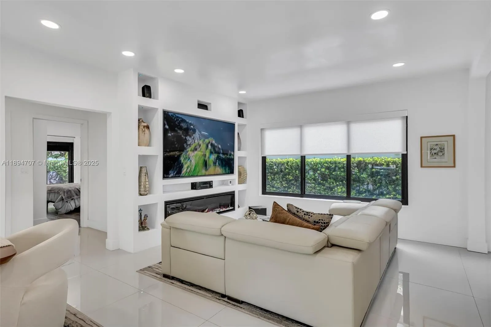 2484 Sw 25 St, Miami, Florida 33133, Miami, Florida 33133, ,Residential Income,For Sale,2484 Sw 25 St, Miami, Florida 33133,A11894707