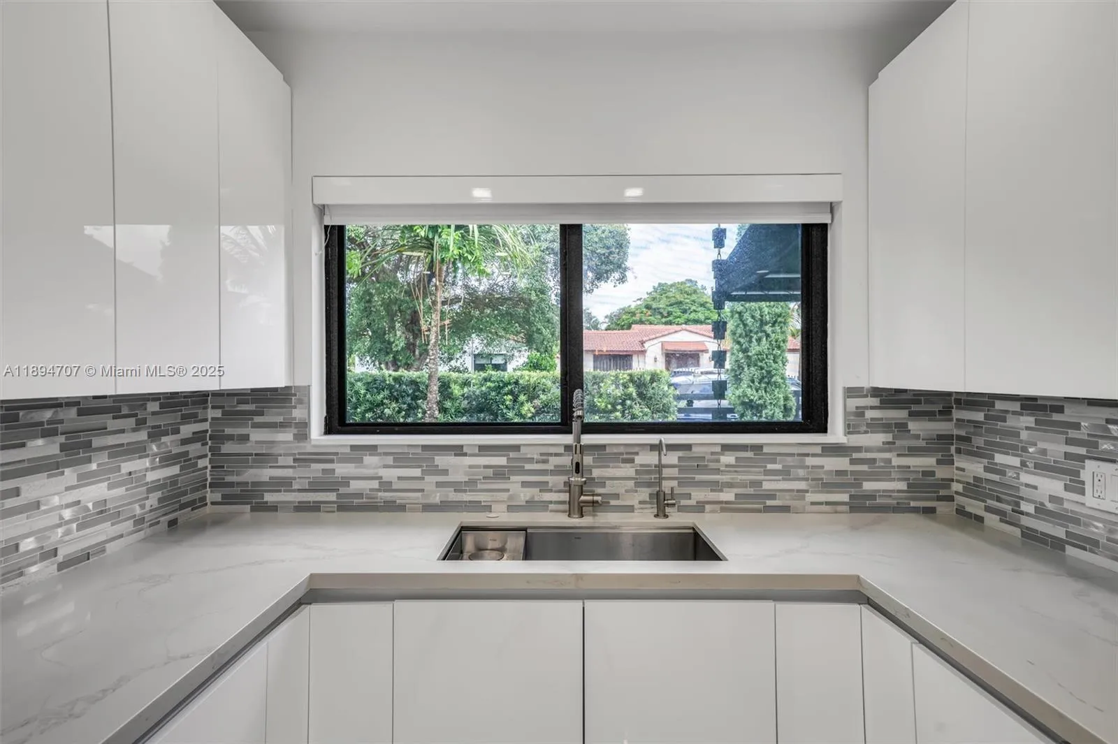 2484 Sw 25 St, Miami, Florida 33133, Miami, Florida 33133, ,Residential Income,For Sale,2484 Sw 25 St, Miami, Florida 33133,A11894707