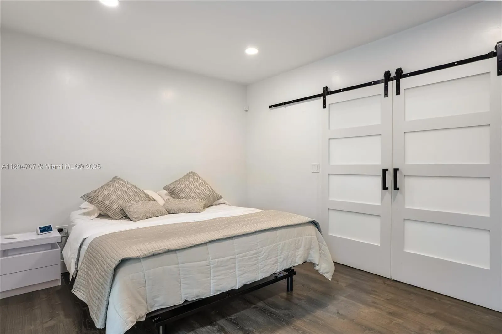 2484 Sw 25 St, Miami, Florida 33133, Miami, Florida 33133, ,Residential Income,For Sale,2484 Sw 25 St, Miami, Florida 33133,A11894707