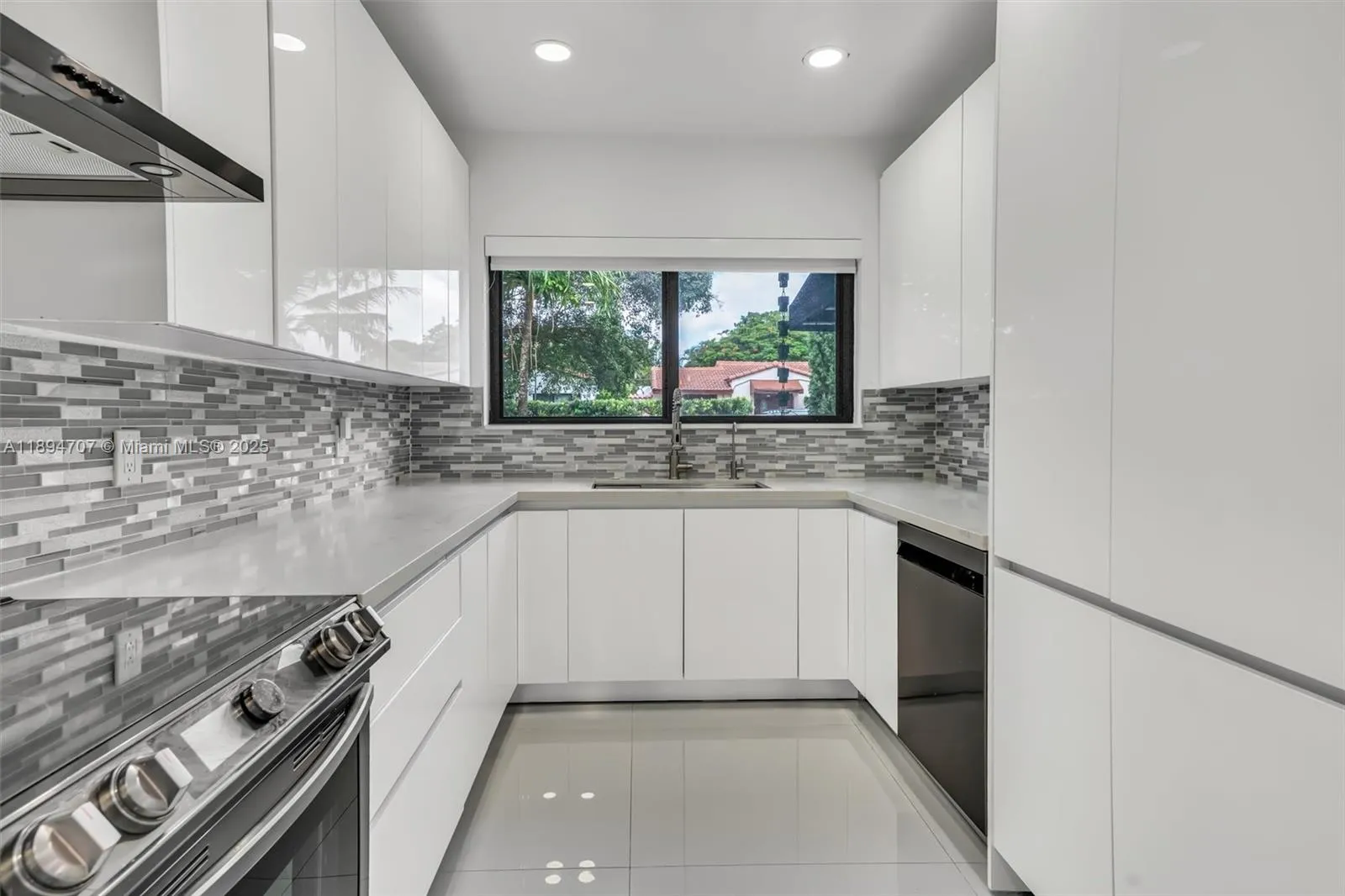 2484 Sw 25 St, Miami, Florida 33133, Miami, Florida 33133, ,Residential Income,For Sale,2484 Sw 25 St, Miami, Florida 33133,A11894707