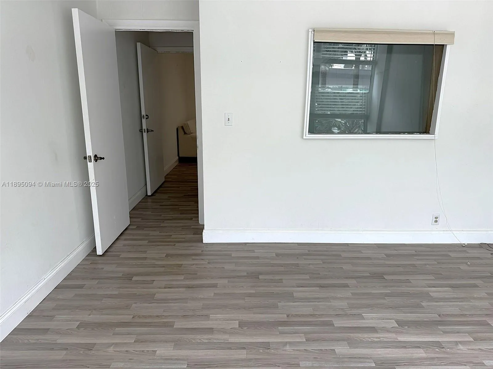 Suite 315- private officr