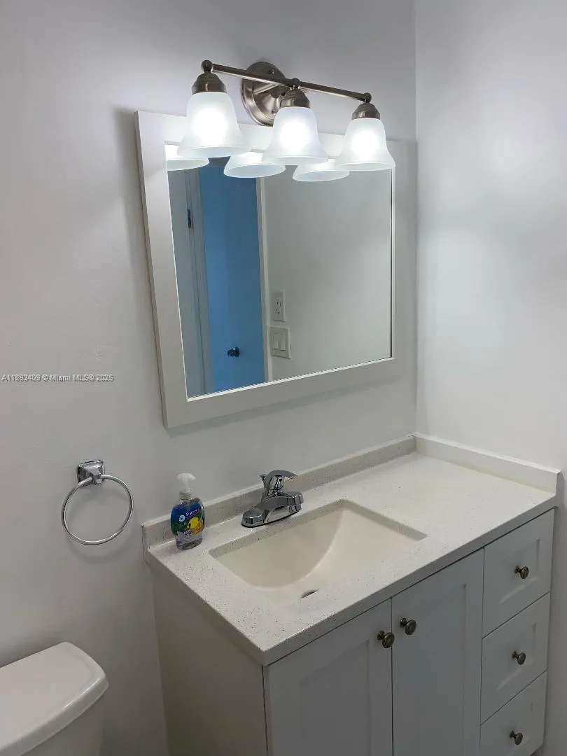 400 Kings Point Dr 328, Sunny Isles Beach, Florida, Sunny Isles Beach, Florida 33160, 1 Bedroom Bedrooms, ,1 BathroomBathrooms,Residential Lease,For Rent,400 Kings Point Dr 328, Sunny Isles Beach, Florida,A11893409