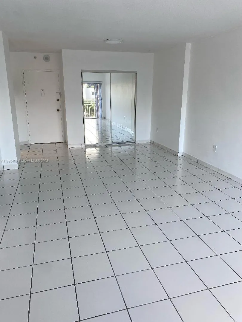 400 Kings Point Dr 328, Sunny Isles Beach, Florida, Sunny Isles Beach, Florida 33160, 1 Bedroom Bedrooms, ,1 BathroomBathrooms,Residential Lease,For Rent,400 Kings Point Dr 328, Sunny Isles Beach, Florida,A11893409