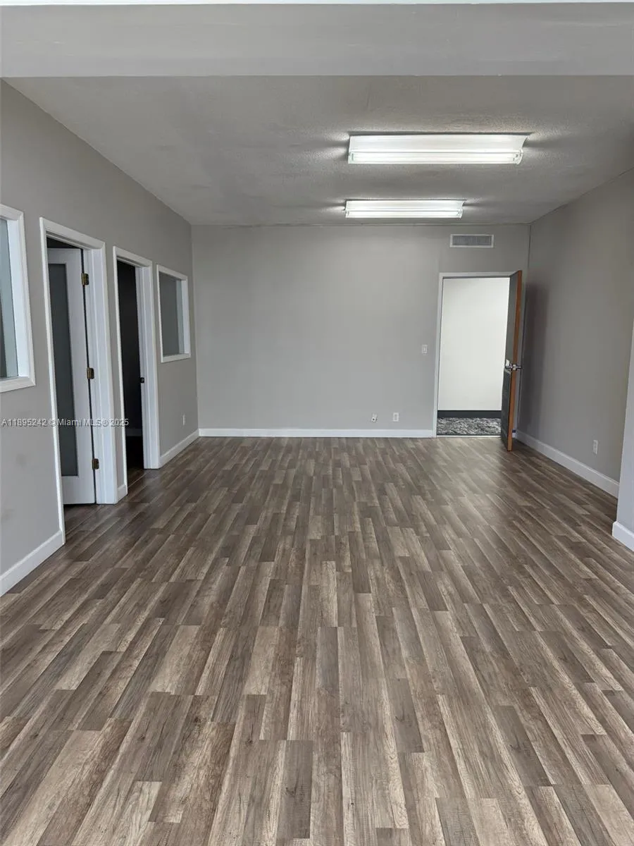 Suite 406- coworking space