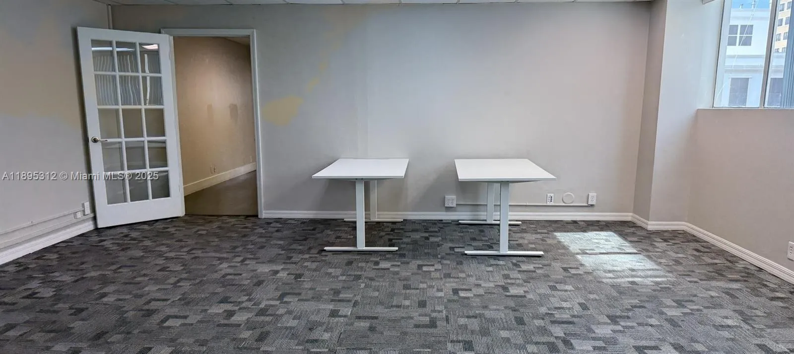 Suite 519/521- coworking space