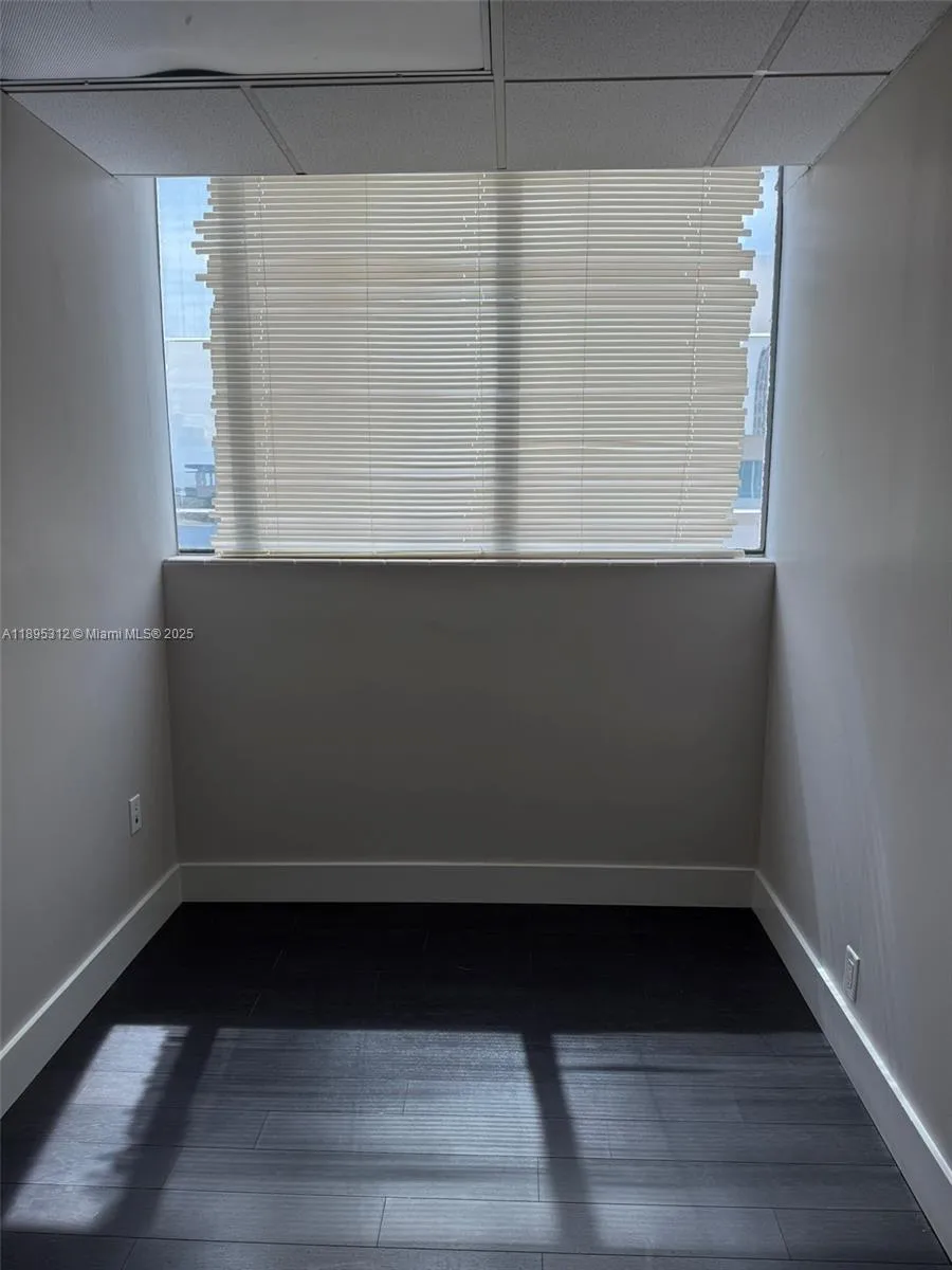 Suite 519/521- private office 1