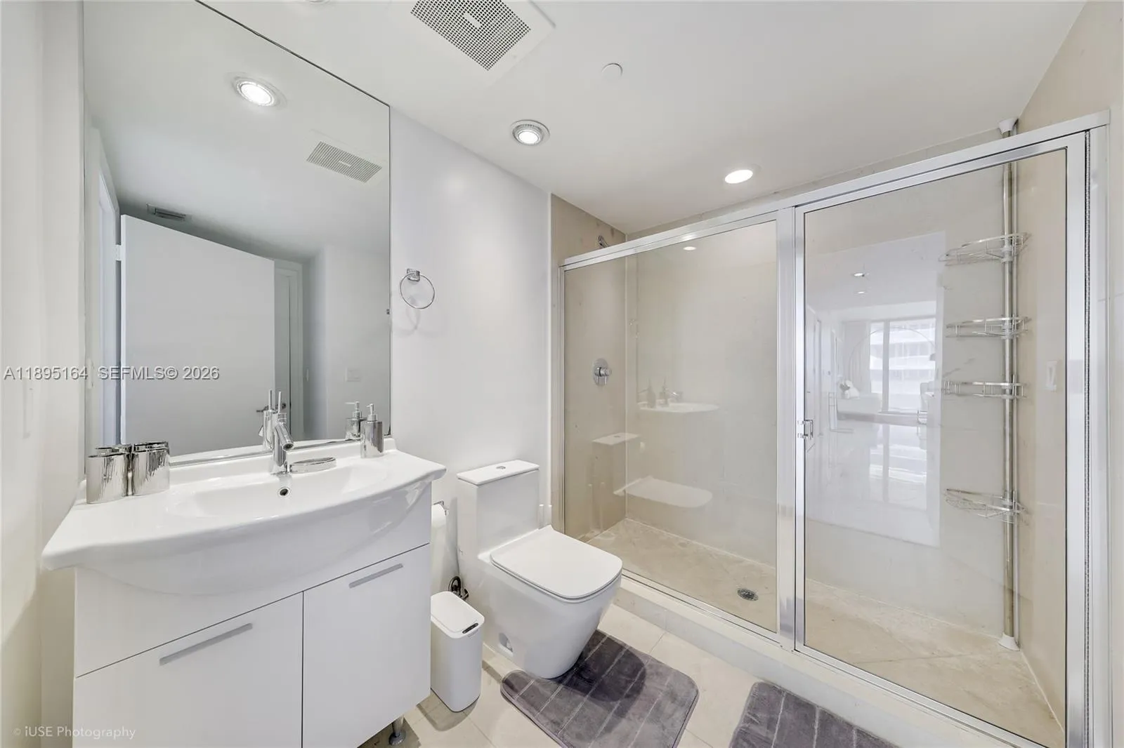 Guest/second bathroom